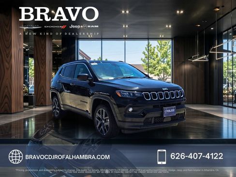 New 2026 Jeep Compass Latitude AWD/4WD image 1