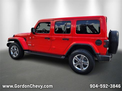 Used 2022 Jeep Wrangler Unlimited Sahara image 3