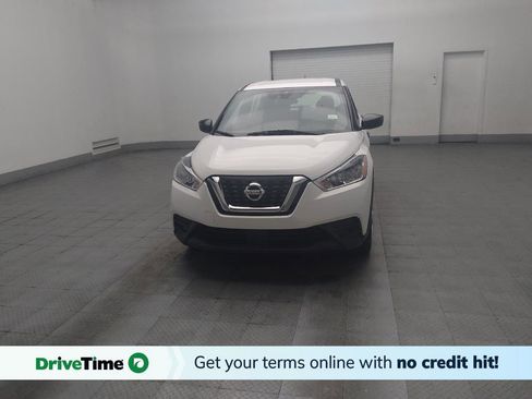 Used 2020 Nissan Kicks S FWD image 1