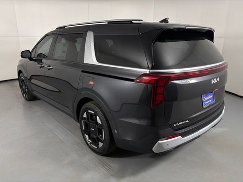 New 2026 Kia Carnival EX FWD image 6