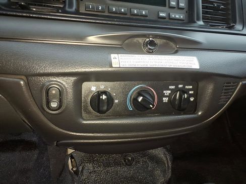 Used 2008 Ford Crown Victoria Police Interceptor image 18