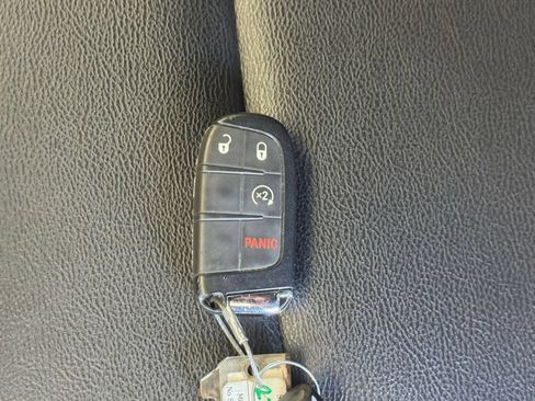Used 2025 Jeep Compass Limited AWD/4WD image 21