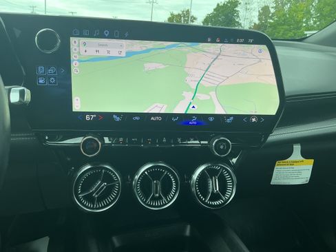 Certified 2024 Chevrolet Blazer EV LT AWD/4WD image 11