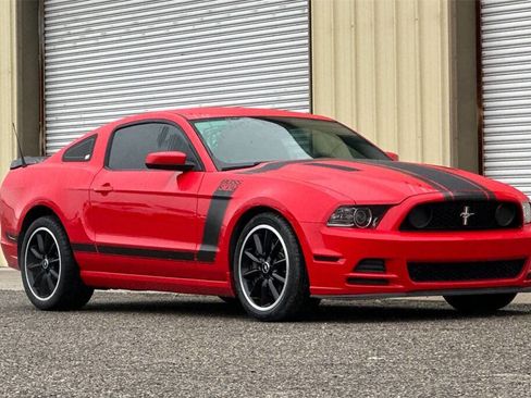 Used 2013 Ford Mustang Boss 302 w/ Boss 302 Accessory Pkg image 8