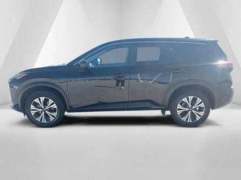 Used 2023 Nissan Rogue SV image 4