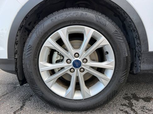 Used 2019 Ford Escape SE image 26