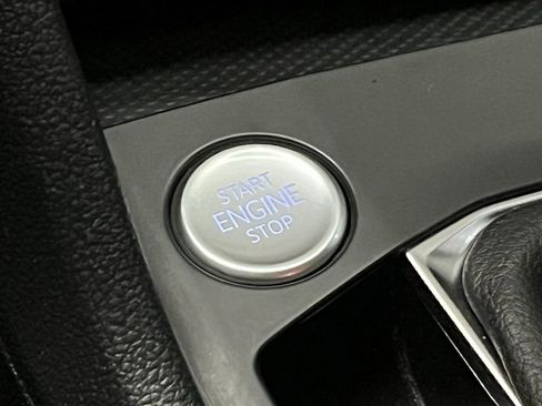 Used 2022 Volkswagen Taos S image 14