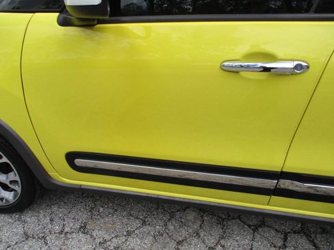 Used 2017 FIAT 500L Trekking w/ Premium Package FWD image 14