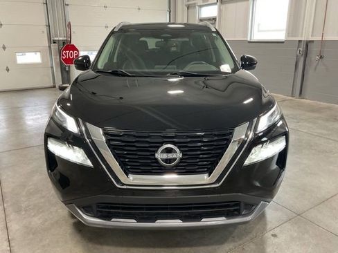 Used 2023 Nissan Rogue SL image 2