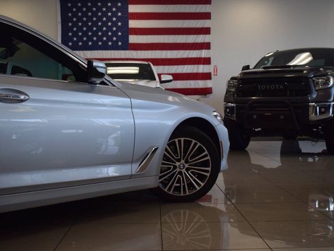 Used 2018 BMW 530i xDrive AWD/4WD image 31