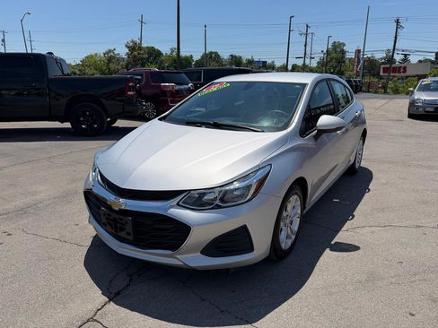 Used 2019 Chevrolet Cruze LS w/ LS Convenience Package FWD image 9