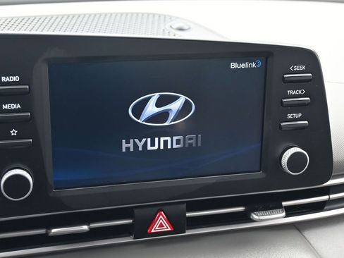 Used 2023 Hyundai Elantra SEL image 21