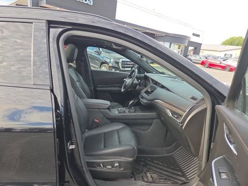 Used 2020 Cadillac XT4 Sport w/ Technology Package image 16