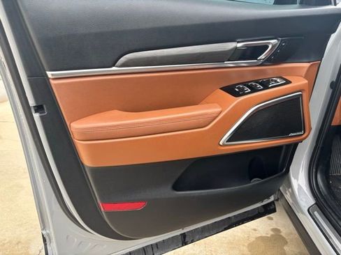 Used 2023 Kia Telluride SX X-Line AWD/4WD image 9