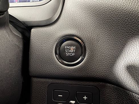 Used 2025 Toyota Tundra Limited image 19