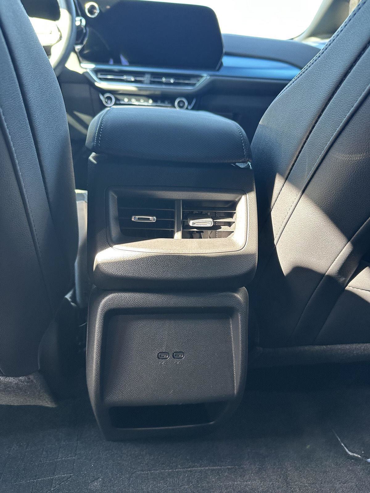 Certified 2025 Chevrolet Equinox EV LT w/ Convenience Package FWD image 37