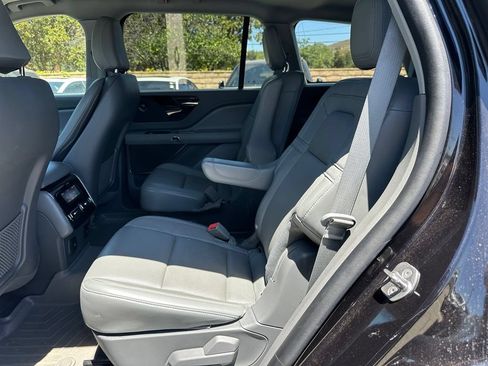 Used 2021 Lincoln Aviator Reserve RWD image 9