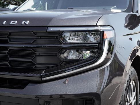 Used 2025 Ford Expedition Active AWD/4WD image 6