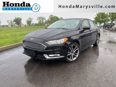 Used 2017 Ford Fusion SE w/ Equipment Group 201A FWD image 1