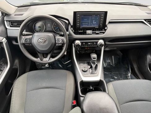 Used 2022 Toyota RAV4 LE AWD/4WD image 16