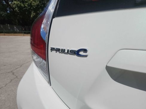 Used 2016 Toyota Prius C One FWD image 8