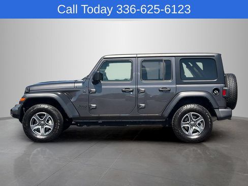 Used 2022 Jeep Wrangler Unlimited Sport AWD/4WD image 2