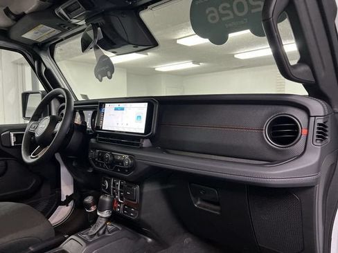 Used 2026 Jeep Wrangler Unlimited Rubicon AWD/4WD image 27