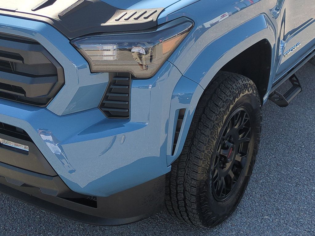Certified 2026 Toyota Tacoma SR5 AWD/4WD image 9