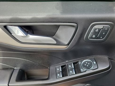 Used 2021 Ford Escape SEL w/ Technology Package image 8