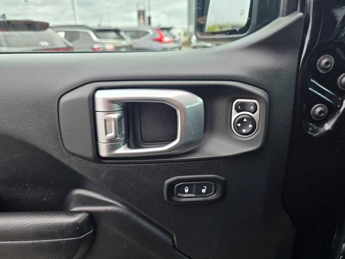 Used 2023 Jeep Wrangler Sport S image 25