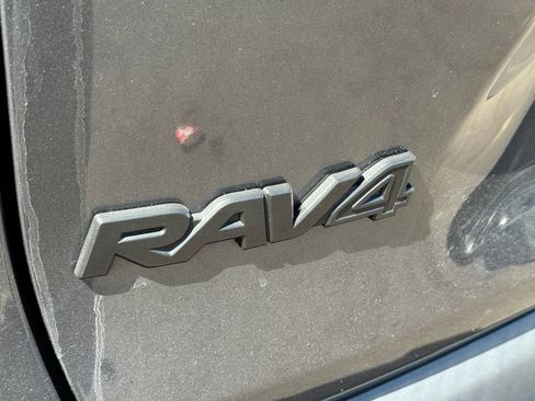 Used 2020 Toyota RAV4 LE FWD image 24