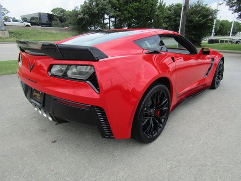 Used 2016 Chevrolet Corvette Z06 w/ 3LZ Preferred Equipment Group RWD image 5