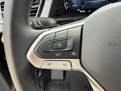 Certified 2025 Volkswagen Atlas Cross Sport SE image 14