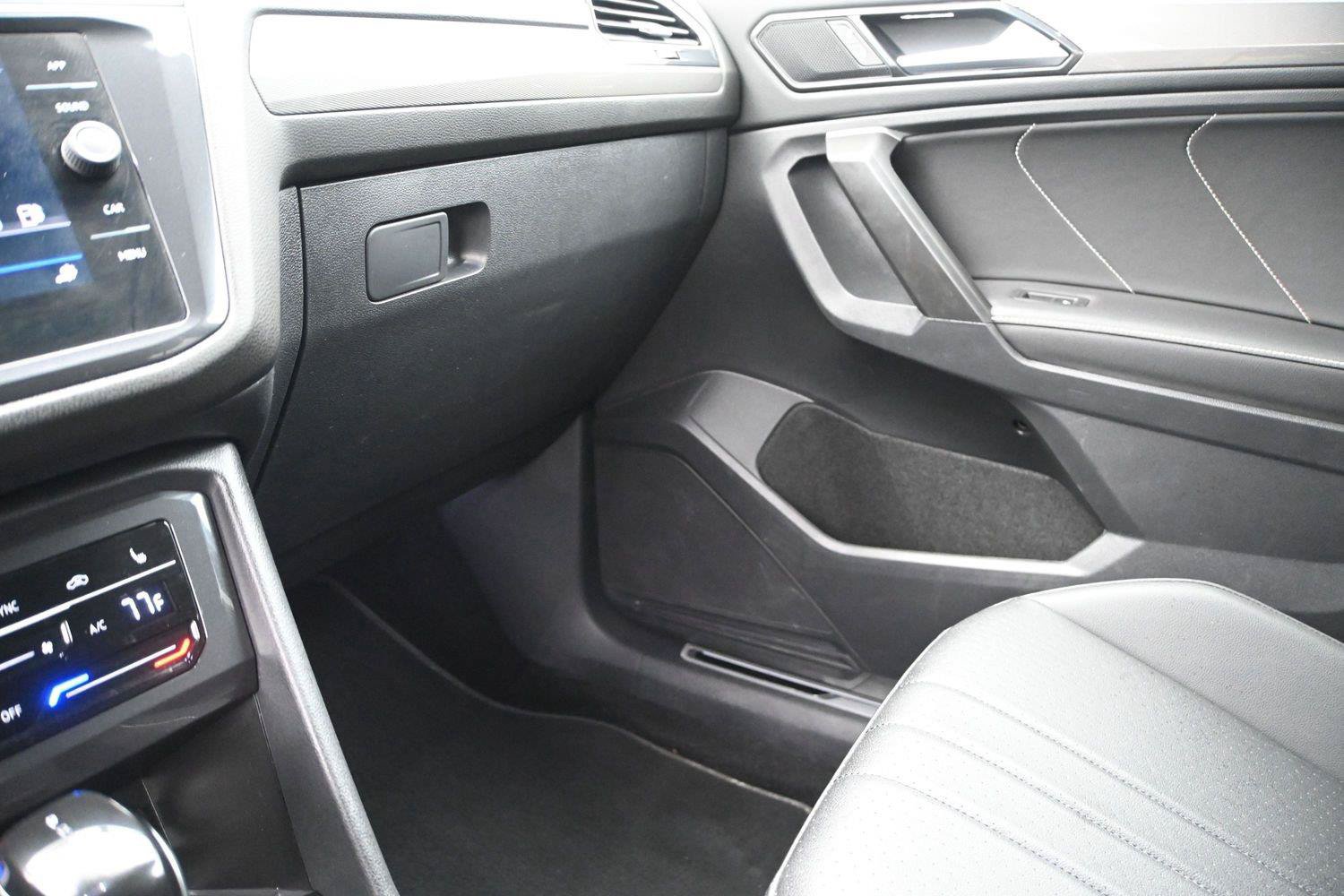 Certified 2023 Volkswagen Tiguan SE R-Line AWD/4WD image 7