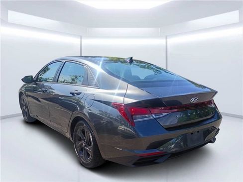 Used 2021 Hyundai Elantra SEL FWD image 8