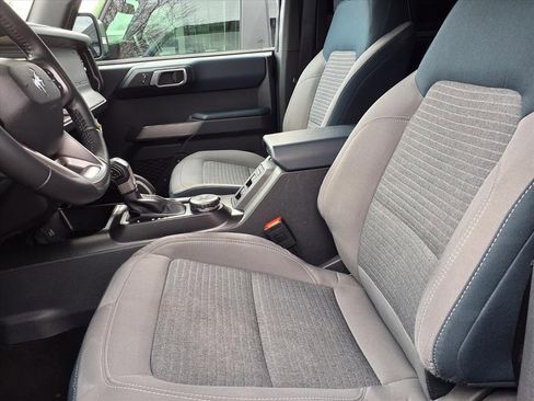 Used 2022 Ford Bronco Outer Banks image 3