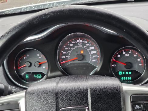 Used 2012 Dodge Avenger SXT image 18