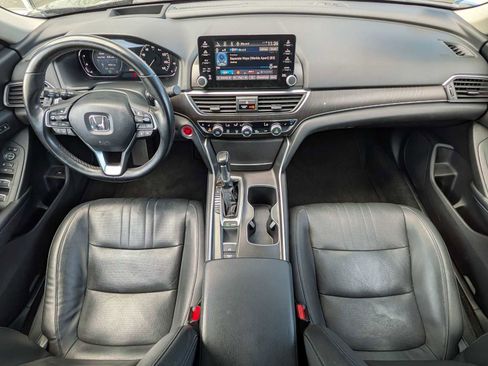 Used 2018 Honda Accord Touring image 17