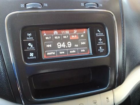 Used 2018 Dodge Journey SE FWD image 18