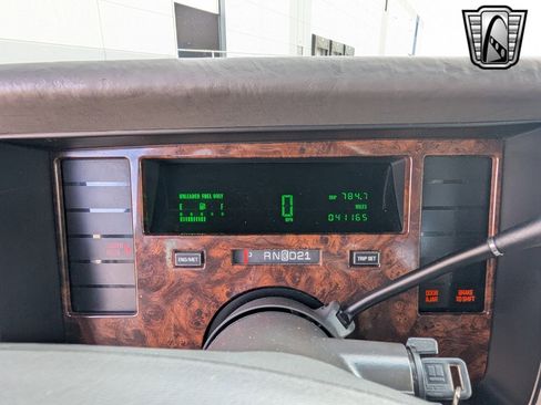 Used 1994 Cadillac Fleetwood Brougham image 22