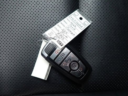 Certified 2022 Ford Escape SEL image 30