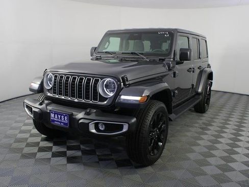 Used 2025 Jeep Wrangler Unlimited Sahara image 20