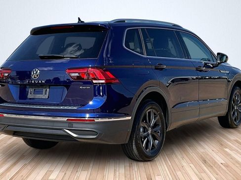 Used 2024 Volkswagen Tiguan SE w/ Panoramic Sunroof Package AWD/4WD image 2