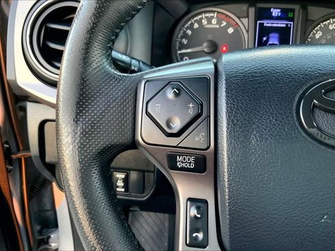 Used 2020 Toyota Tacoma TRD Sport w/ Technology Package image 22