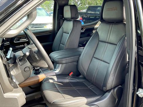 Certified 2023 Chevrolet Silverado 1500 High Country w/ High Country Premium Package AWD/4WD image 24