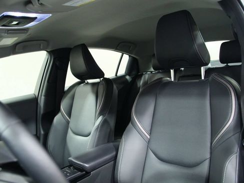 Used 2024 Toyota Prius XLE AWD/4WD image 6