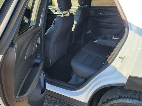 Used 2023 Chevrolet TrailBlazer RS w/ Convenience Package image 25