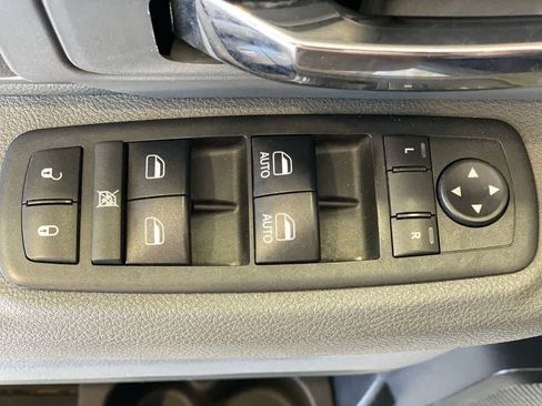 Used 2018 RAM 1500 Outdoorsman AWD/4WD image 16