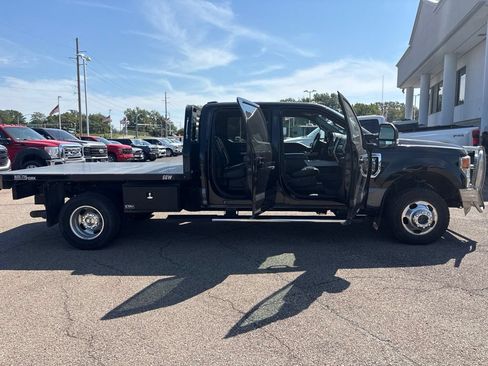 Used 2021 Ford F350 Lariat w/ Lariat Value Package AWD/4WD image 8