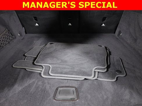 Used 2024 Mercedes-Benz GLE 350 4MATIC w/ AMG Line Exterior image 53